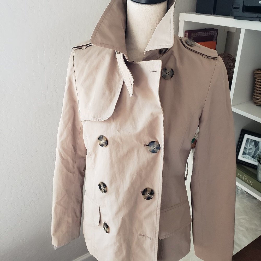 Forever21 l Classic Short Trench Jacket Coat Beige